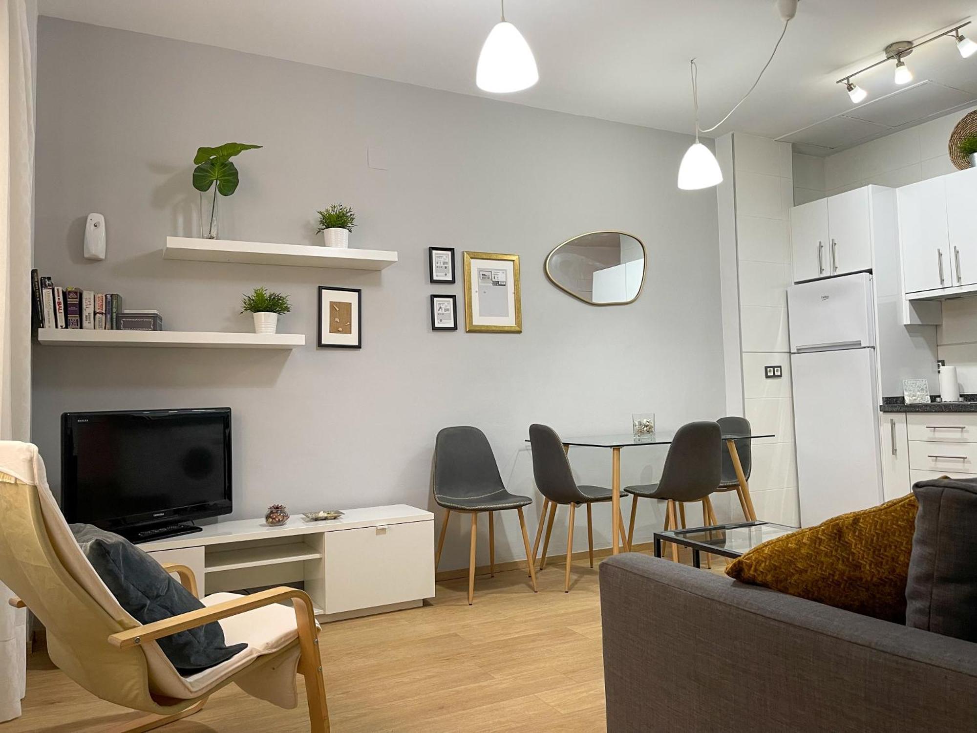 Quiet Apartment In The Heart Of Malaga Pool & Free Parking Exterior photo